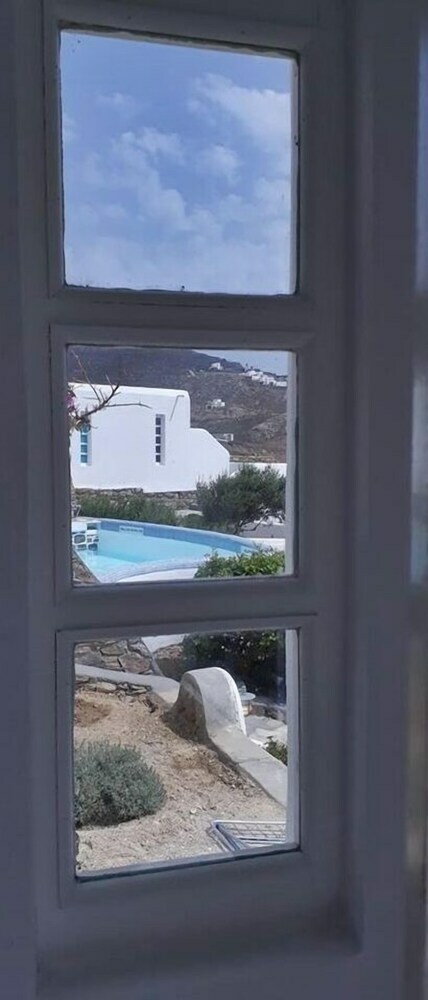 Antoninis Village Complex