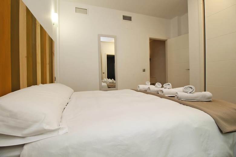 Apartamentos Del Parque Flats San Pablo