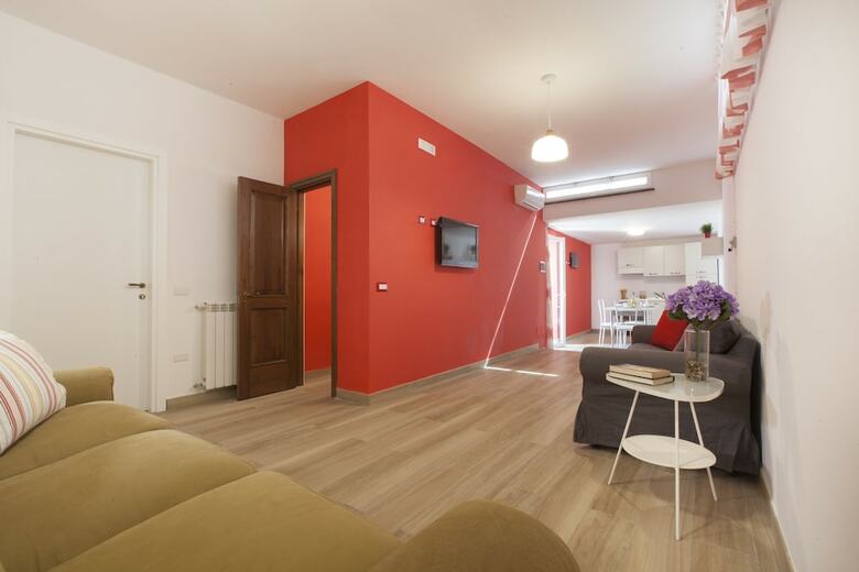 G&g Sorrento Apartments