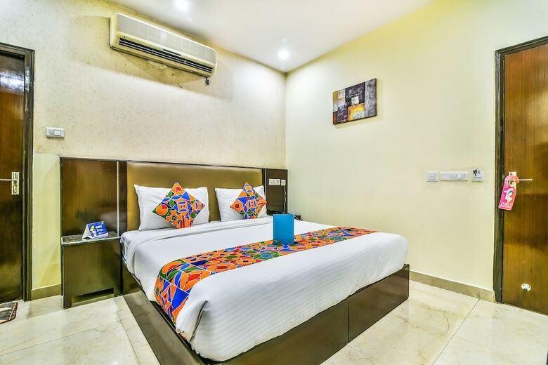 Fabhotel Kingston