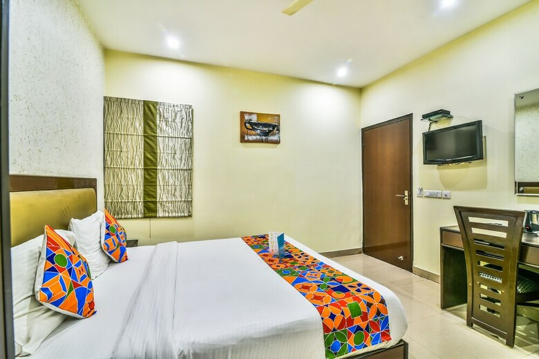 Fabhotel Kingston