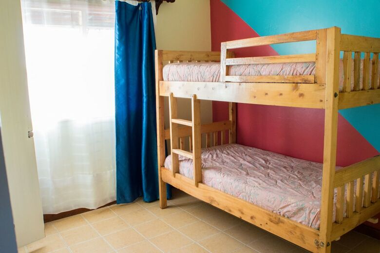 Hostal Naisula Place - Hostel