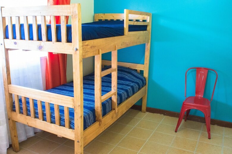 Hostal Naisula Place - Hostel