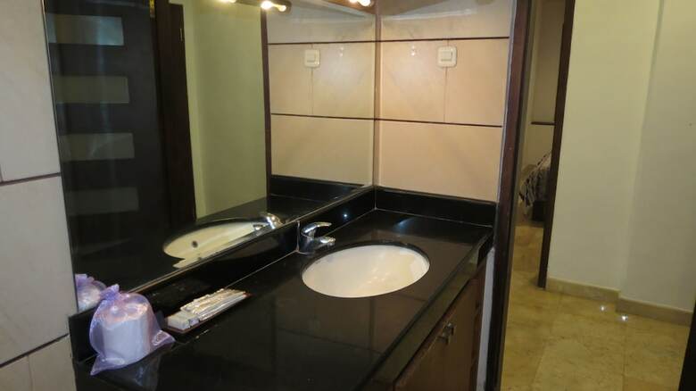 Aparthotel Beachfront Suite Alit