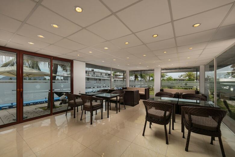 Genesis Regal Cruise