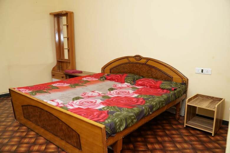 Apartamento Neel Kanth Motels & Hotel