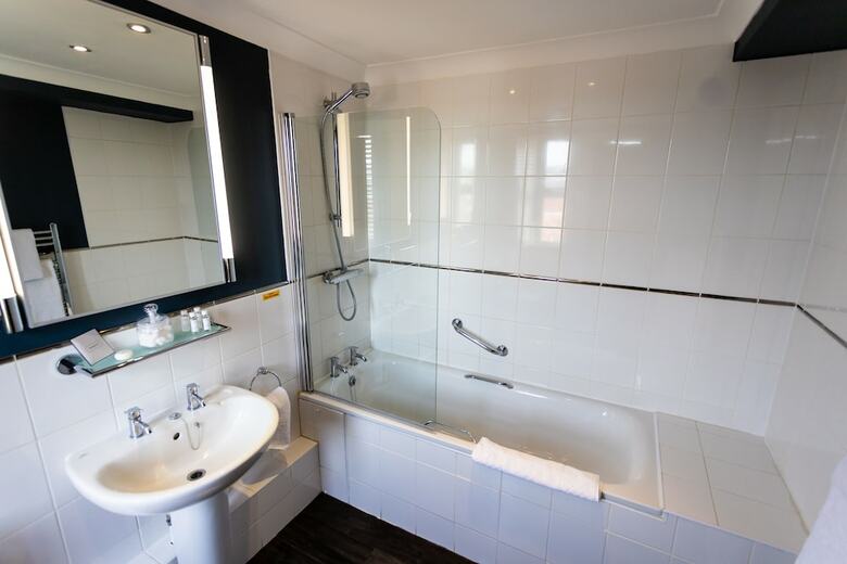 Chichester Harbour Hotel