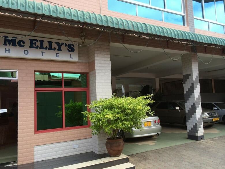 Mc-ellys Hotel