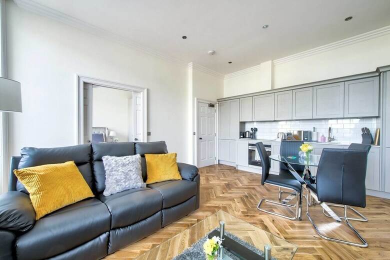 Apartamentos Modern Home 5 Minutes Walk From Princes Street