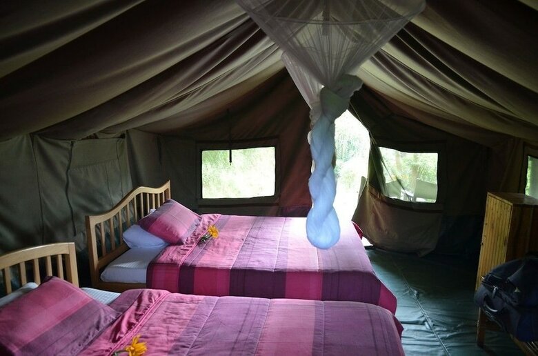Posada Lake Kitandara Camp