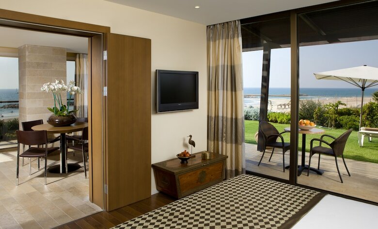 Dan Accadia Hotel