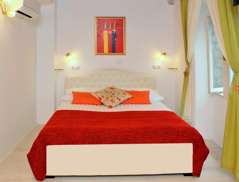 Apartamentos Melek Accommodations
