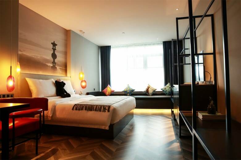 Hangzhou Vline Hotel