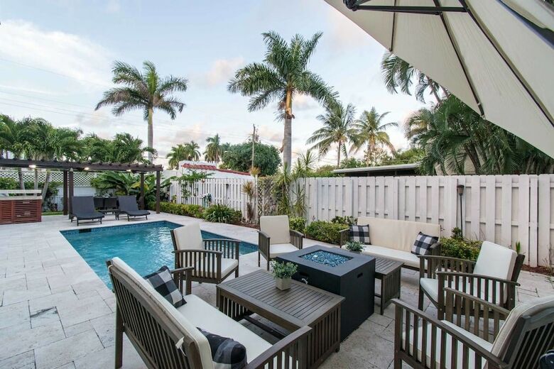 Hollywood Dream House - 5 Bedroom W/heated Pool