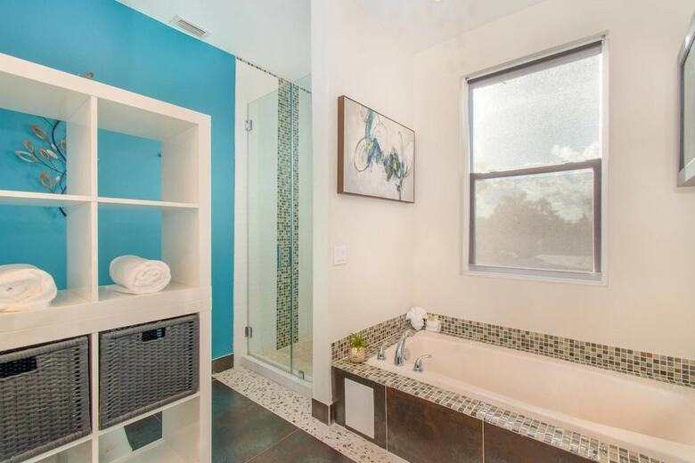 Hollywood Dream House - 5 Bedroom W/heated Pool