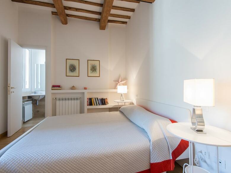Rsh Trevi Fountain Luxury Apartment