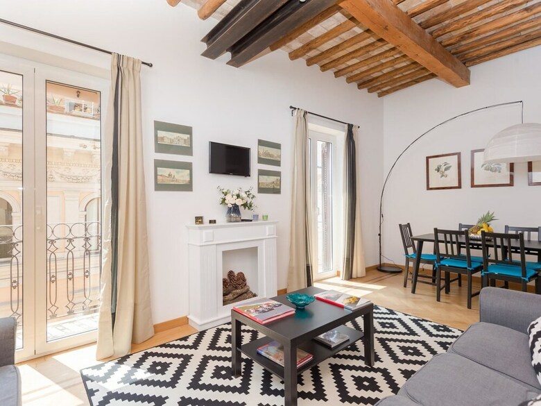 Rsh Trevi Fountain Luxury Apartment