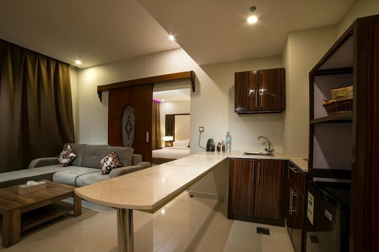 Golden Garden Almadina Hotel