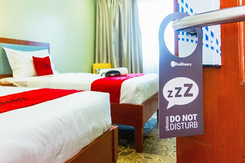 Hotel Reddoorz Premium @ Mabolo Cebu 2