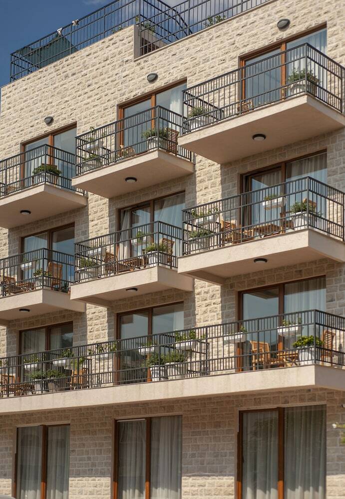 Hotel Twelve