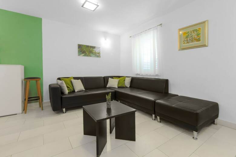Apartments Gnjidi?