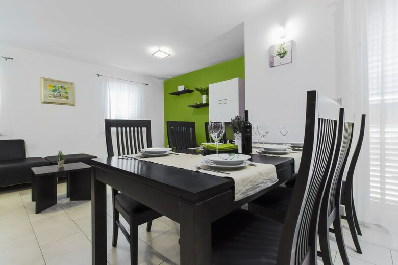 Apartments Gnjidi?
