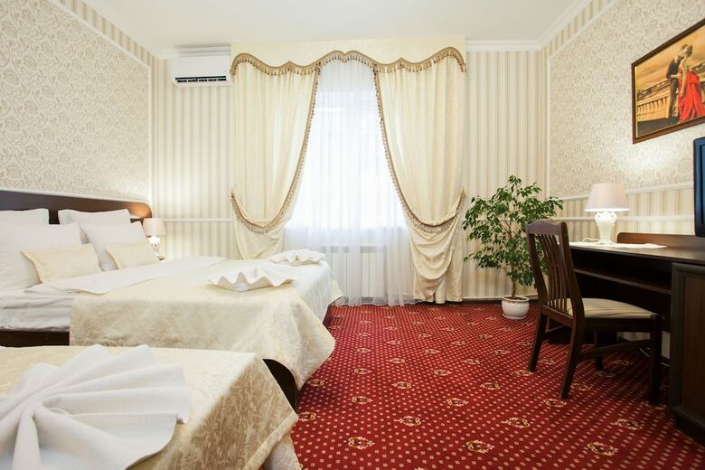 Grand Leonardo Hotel