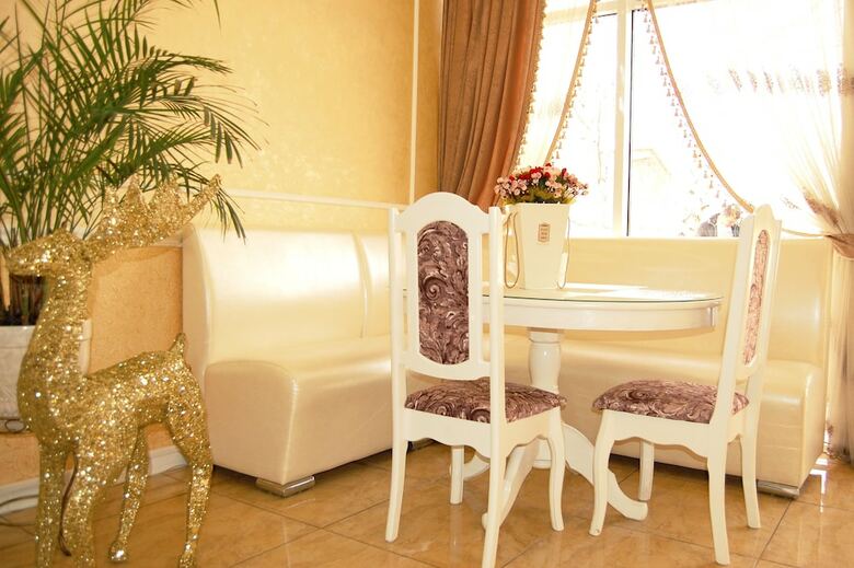 Grand Leonardo Hotel