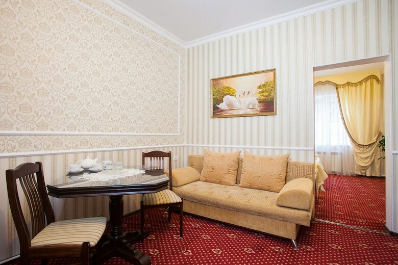 Grand Leonardo Hotel