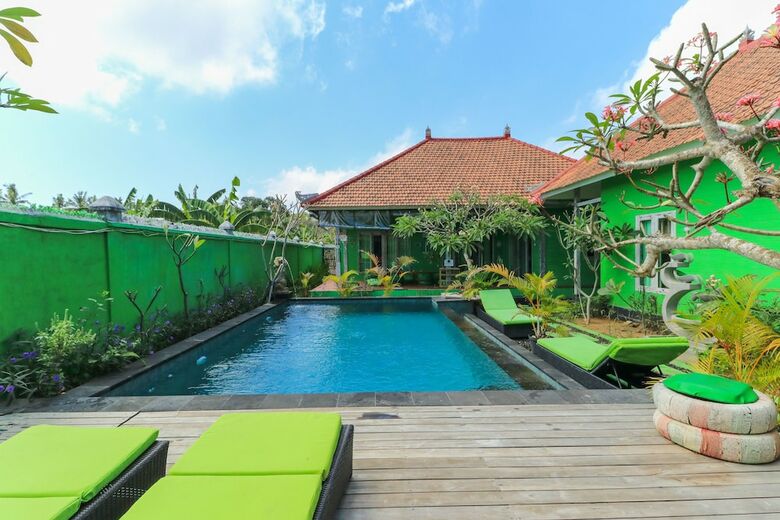 Hostal The Green Groves Hostel