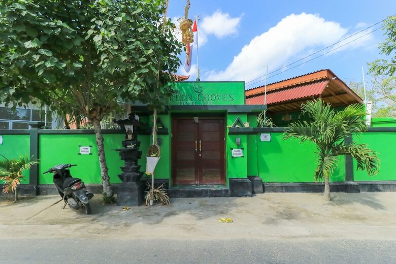 Hostal The Green Groves Hostel