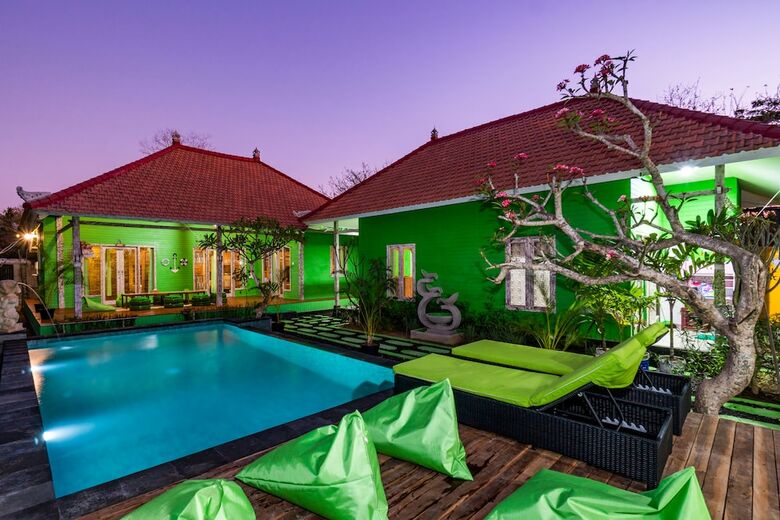 Hostal The Green Groves Hostel