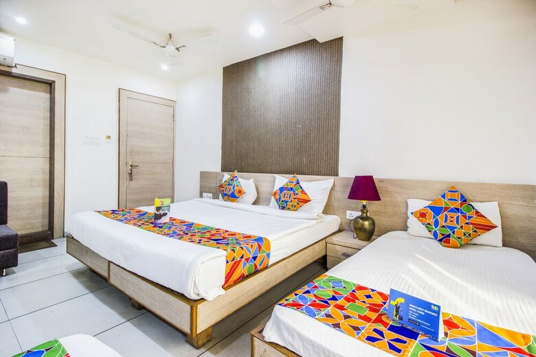 Fabhotel Siya Palace