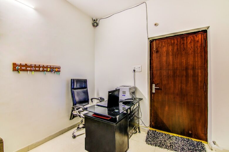 Fabhotel Vihaan Flora