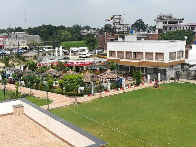 Hotel Bandhan