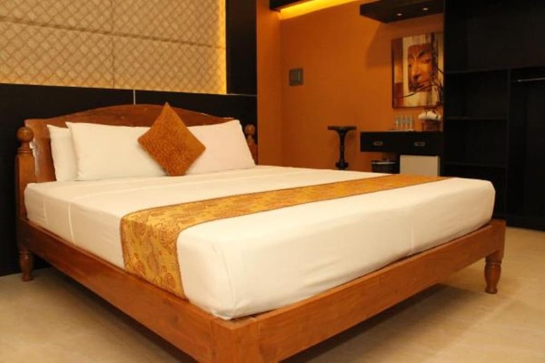 Hotel Parklane Bohol Resort And Spa