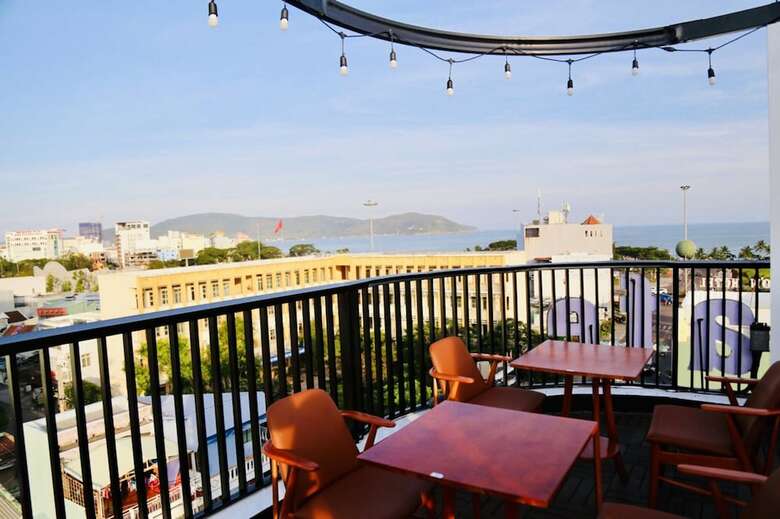 Mira Hotel