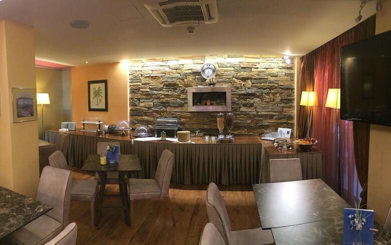 Hotel Anastazia Luxury Suites & Rooms
