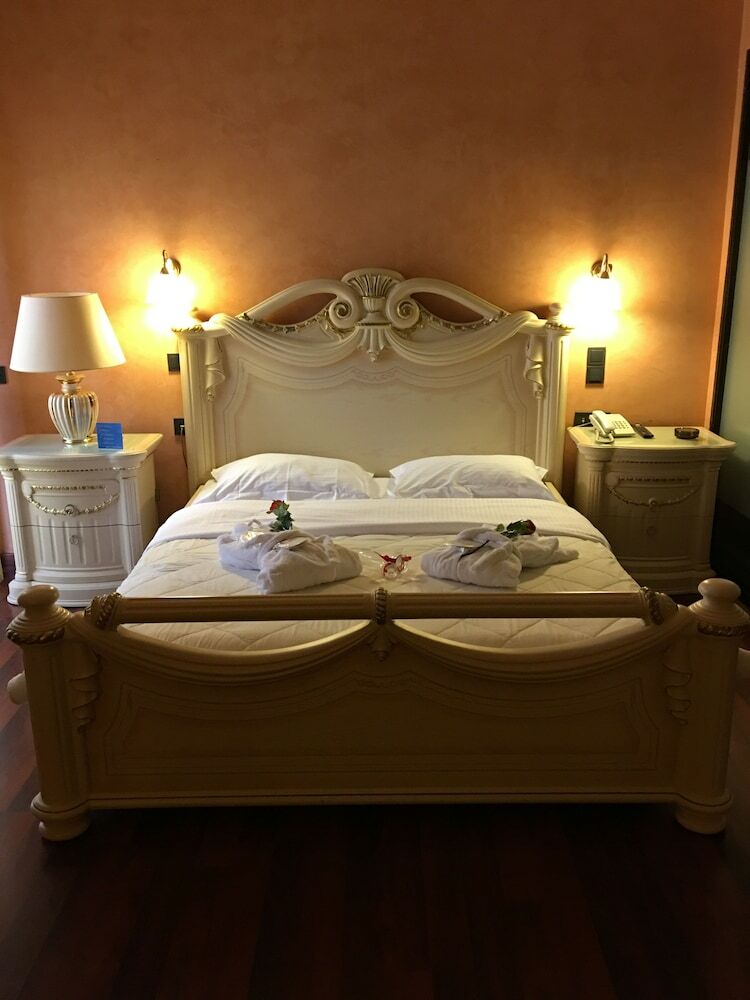 Hotel Anastazia Luxury Suites & Rooms