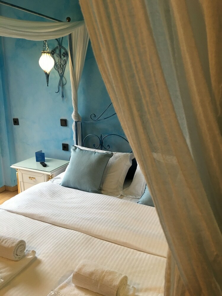 Hotel Anastazia Luxury Suites & Rooms