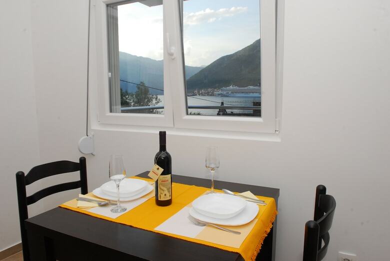 Hera Apartments