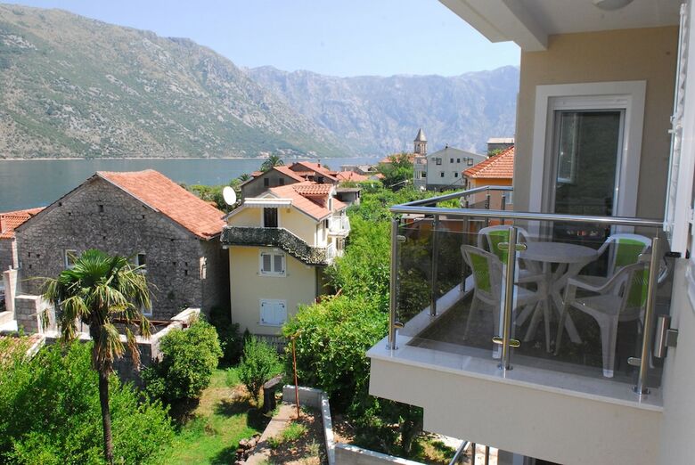 Hera Apartments