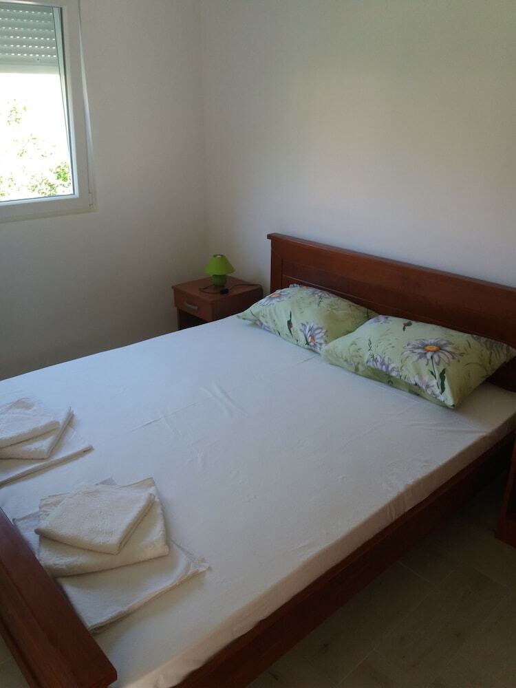 Hera Apartments