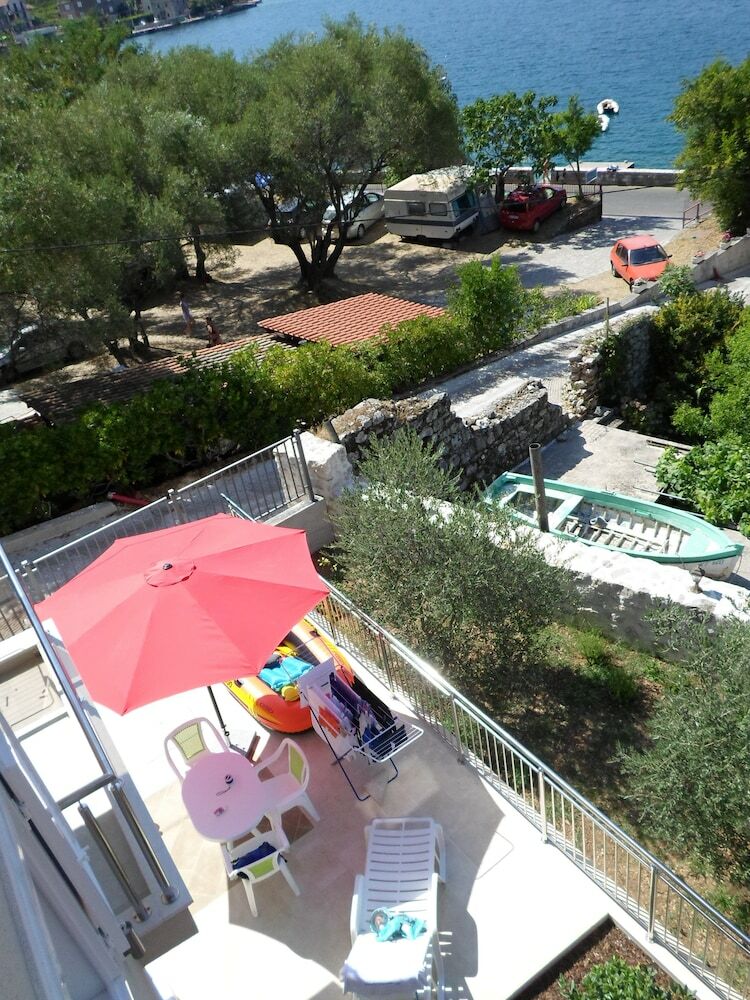 Hera Apartments