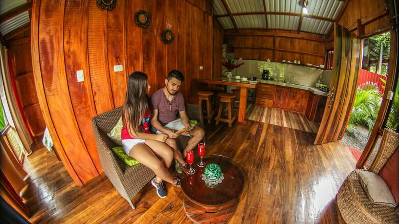 Caba�as Del Lago