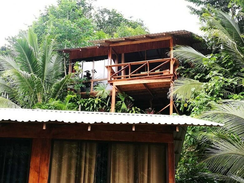 Caba�as Del Lago
