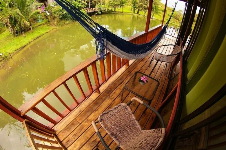 Caba�as Del Lago