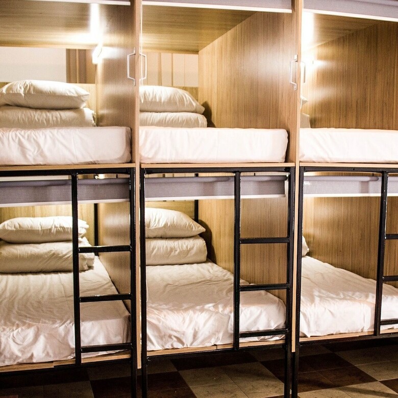 Lounge Capsule Hostel