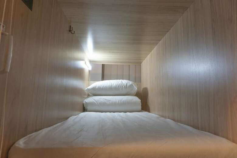 Lounge Capsule Hostel