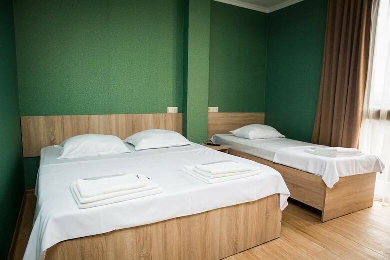Hotel Batomi